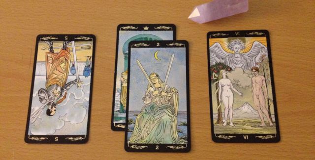 Basic 3 Card Reading. The Golden Universal Tarot.