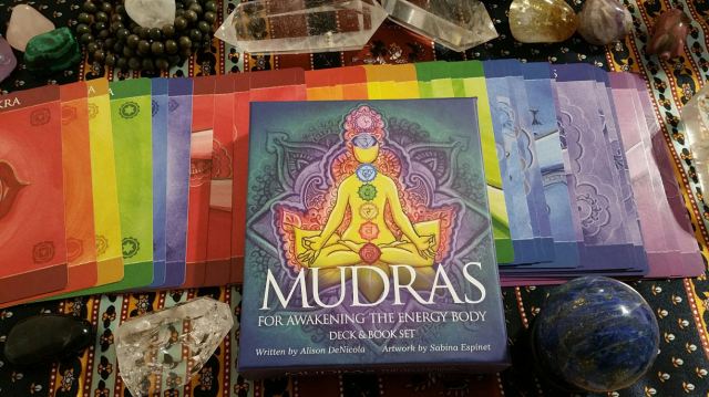 Mudras 01 Box and Cards