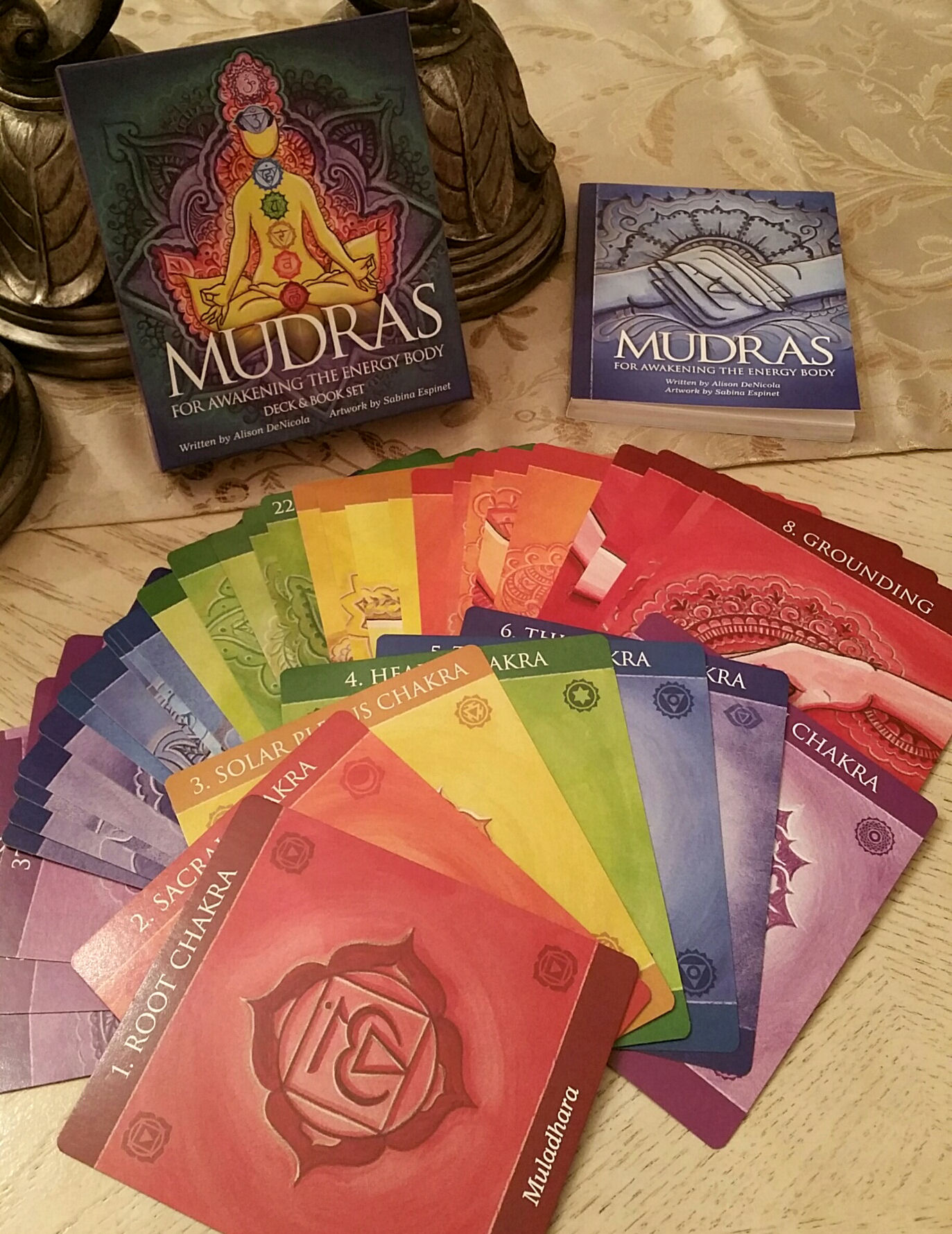 Mudras: For Awakening the Energy Body (Deck & Book Set) – Review