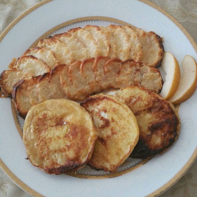 Brioche and broiled cheesy scalloped potatoes